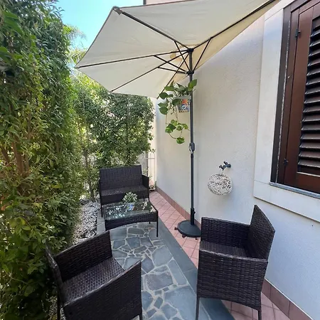 Dream Home Catania - Holiday Apartment Cannizzaro Aci Castello Esterno foto